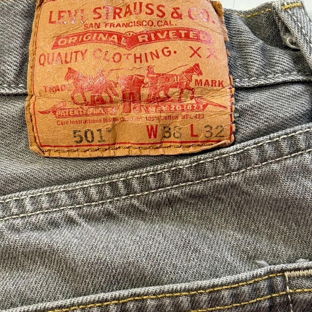 Levi 501 butterfly stone wash gray denim‎ jeans 38/32